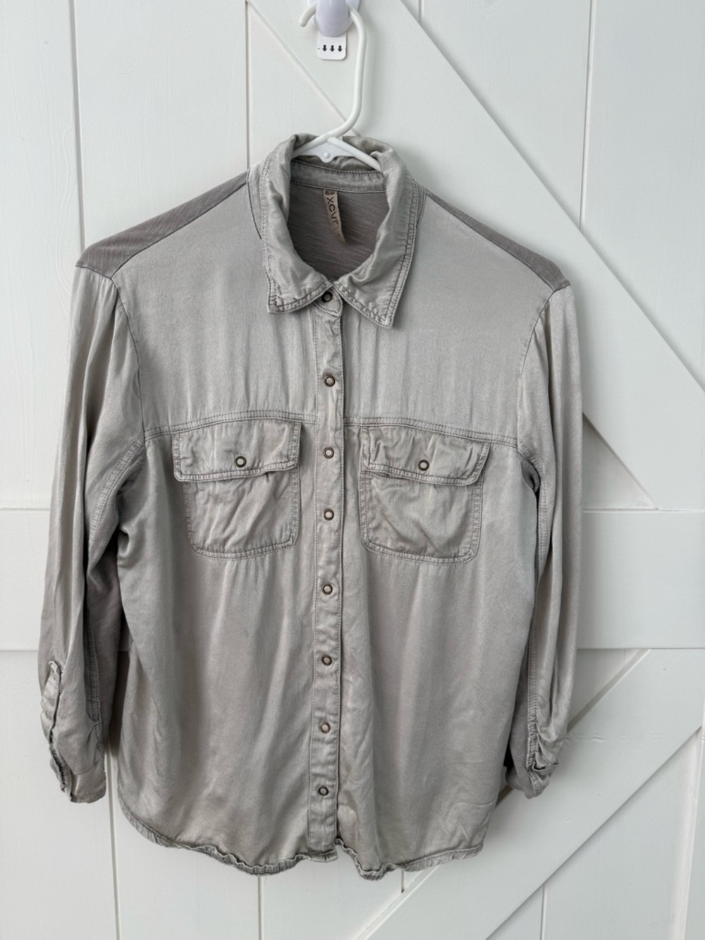 XCVI Ludolf Button Up Top gray in a small